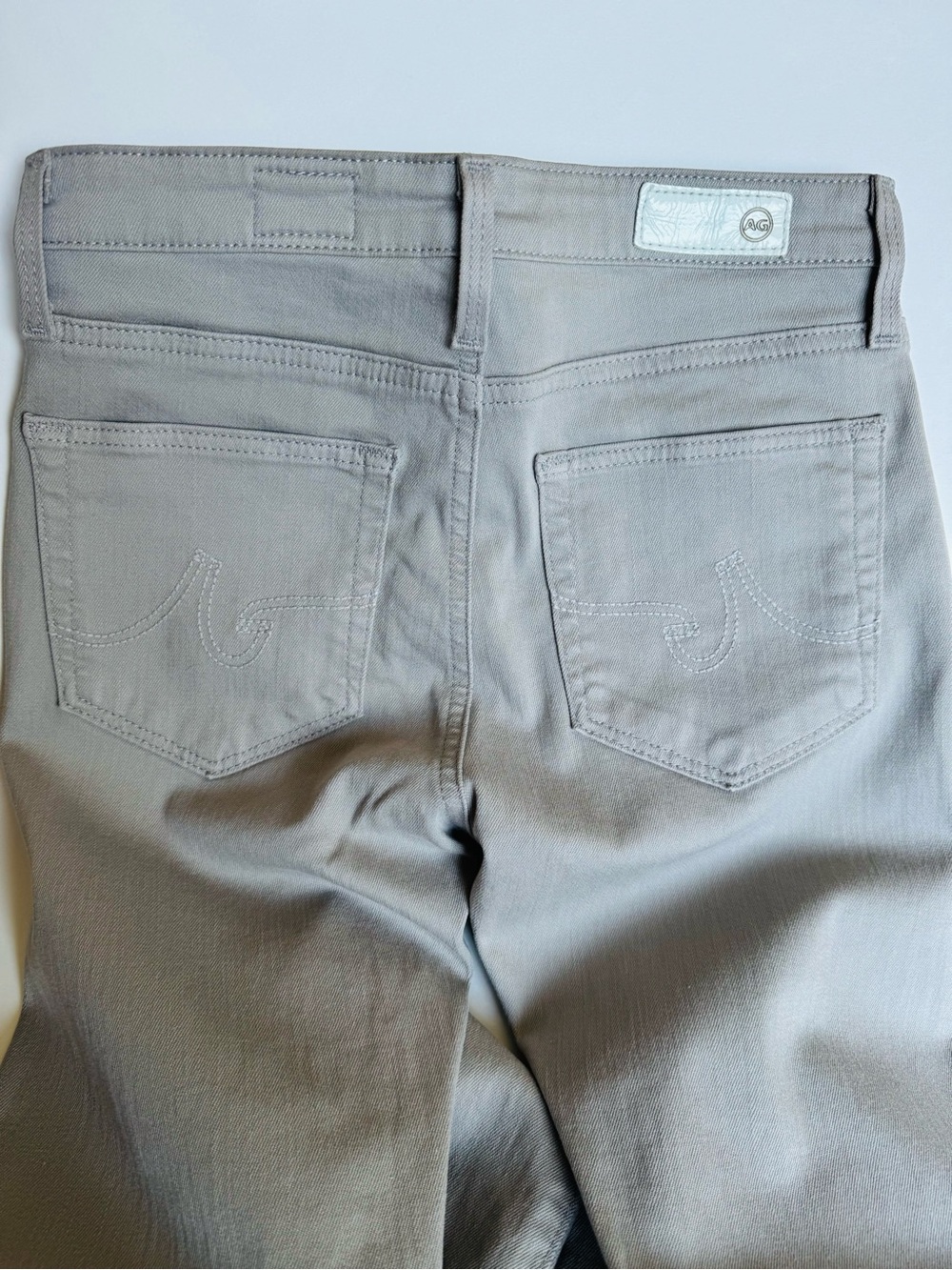 Ag Adriano Goldschmied Women’s Skinny Jeans in Light Gray - Picture 3 of 4